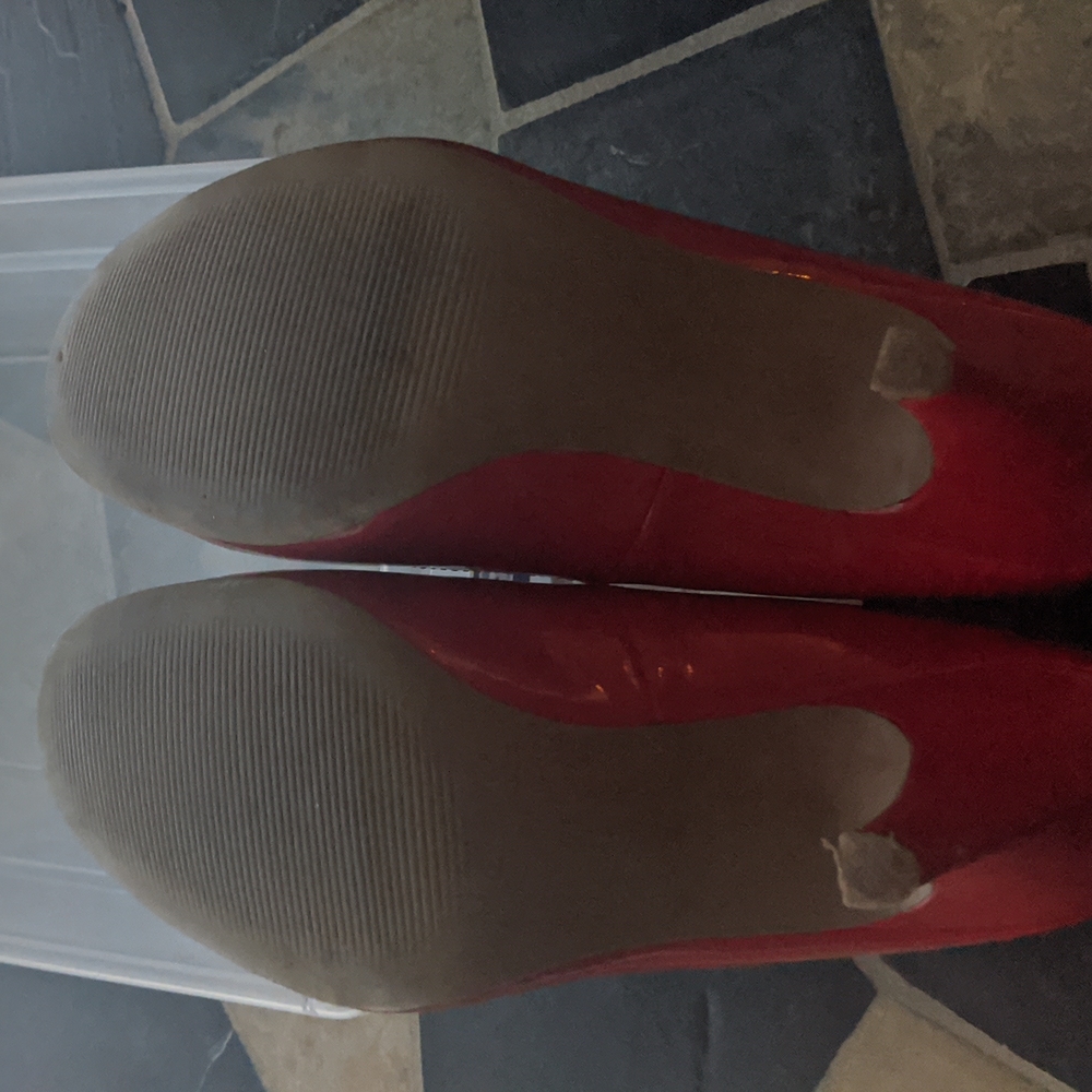 Shoes - Picture 3 of 4